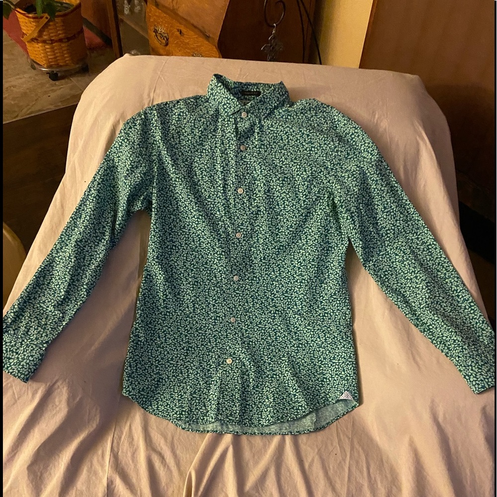 Banana Republic (Grant Fit), supima cotton, ivy/floral print, button-up shirt.